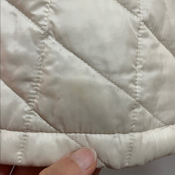 The North Face Women's Off-White Quilted Puffer Jacket - Picture 5 of 9